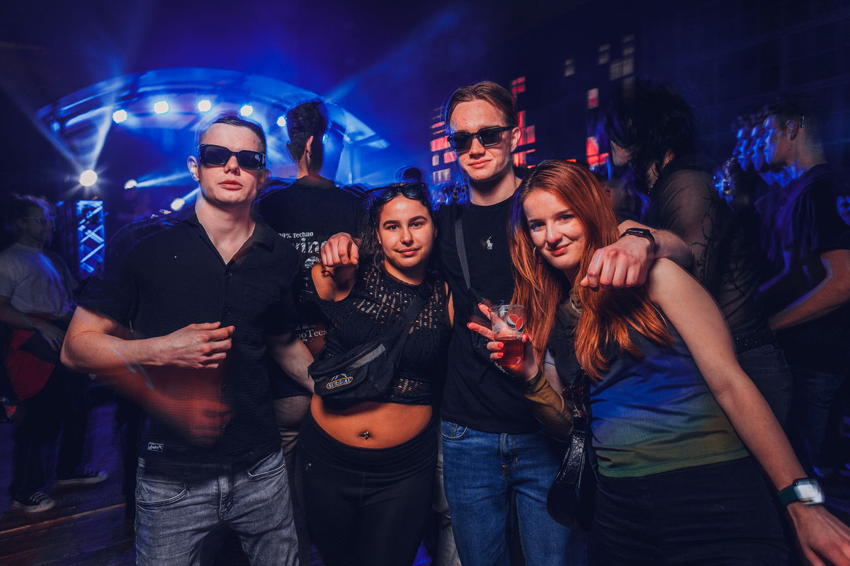 Loading... just a sec